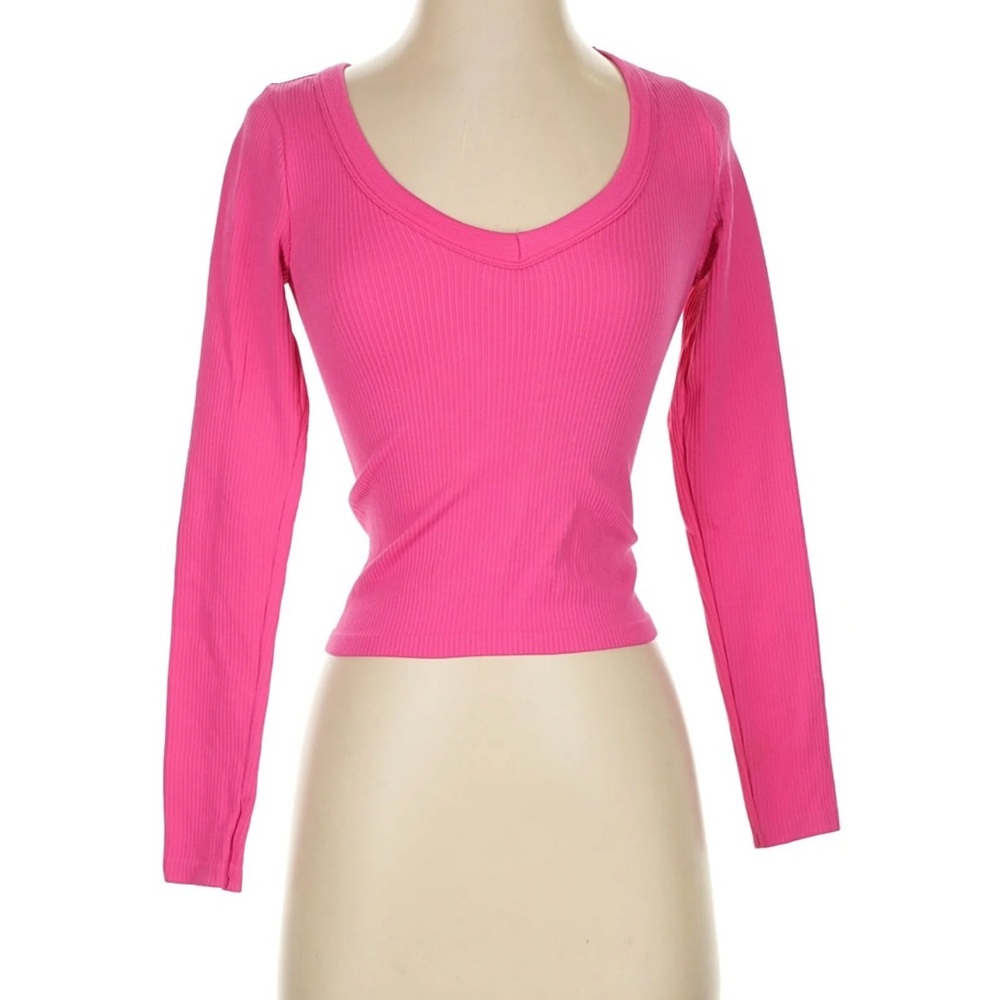 Ribbed Vneck Long Sleeve Top